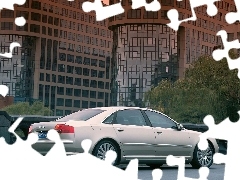 Biurowce, Audi A8