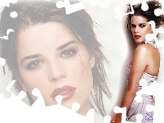 Neve Campbell